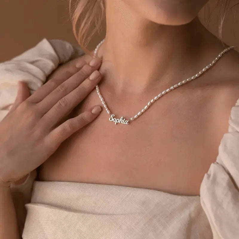 Customizable Necklace with Name and Freshwater Pearls