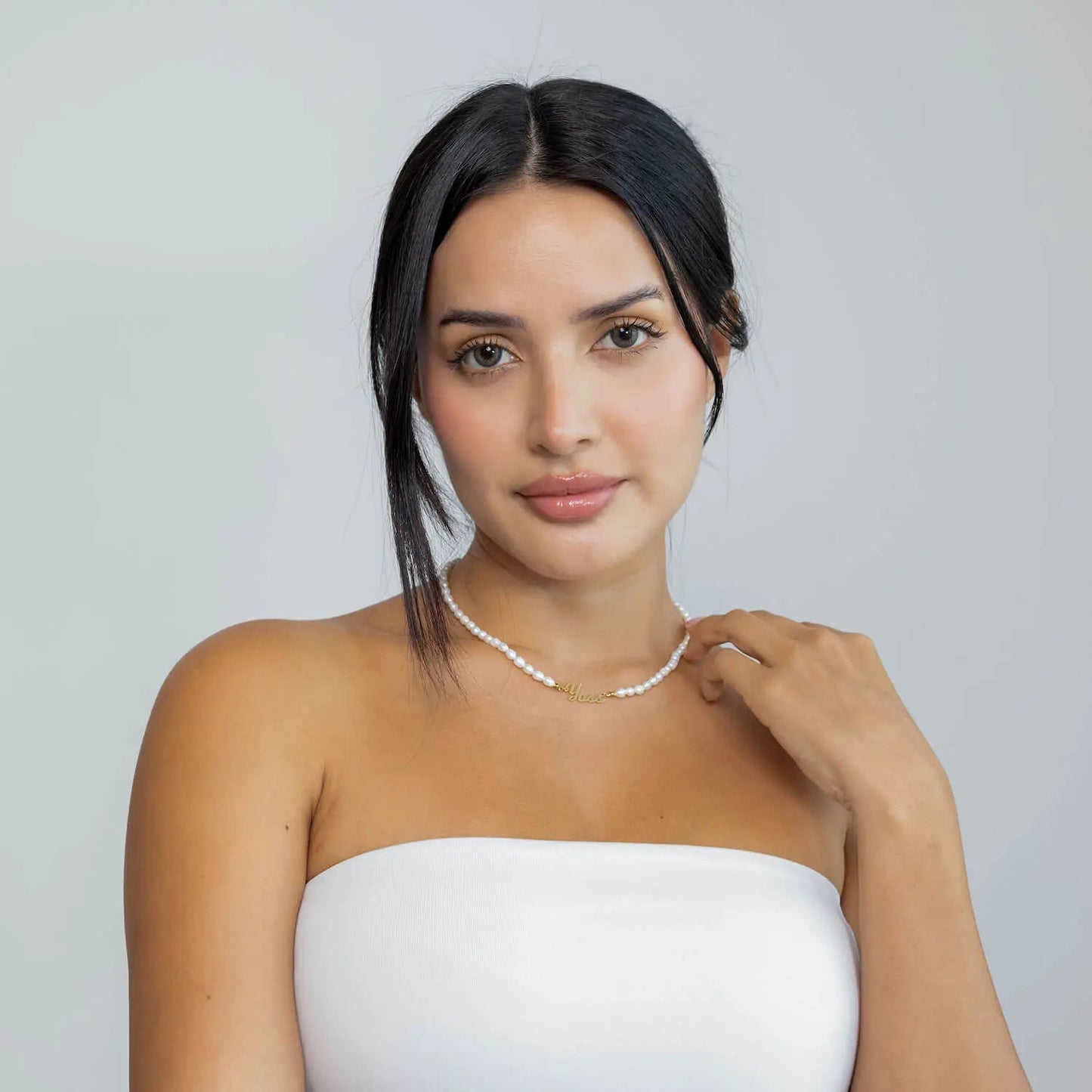 Customizable Necklace with Name and Freshwater Pearls