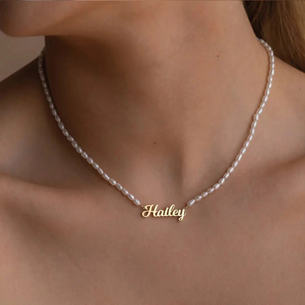 Customizable Necklace with Name and Freshwater Pearls